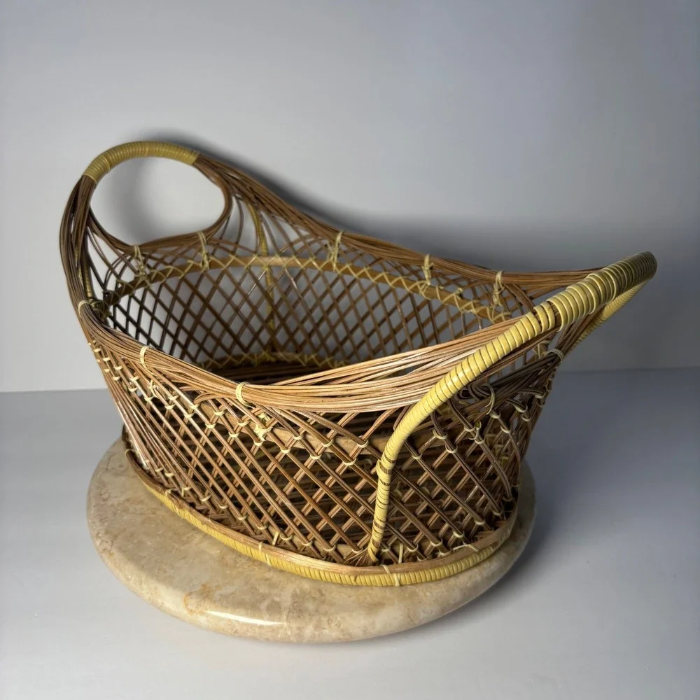 Vintage‎ Wicker Rattan Bread Basket Medium Brown Yellow Boho Lattice Weave